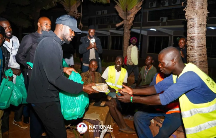 Bobi Wine Feeds The Homeless During The New Year | Video